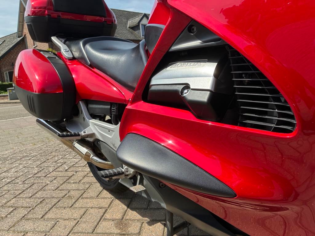 Honda Pan-European Toermotor - Rood, Goede Staat, Motoren, Motoren | Honda, Cardan-aandrijving, 4 cilinders, Motorrijbewijs A