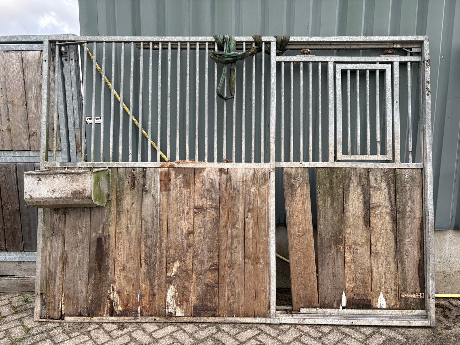 Te koop voorfront paardenbox paardenstal, Dieren en Toebehoren, Ophalen