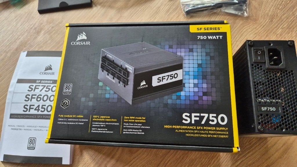 Corsair SF750, Computers en Software, Ophalen of Verzenden, Gebruikt