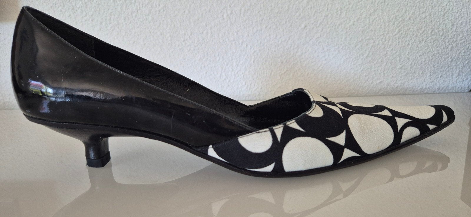 VERANO Leren Puntschoenen Zwart/Wit Maat 37, Kleding | Dames, Schoenen, Pumps, VERANO, Zwart, Ophalen of Verzenden
