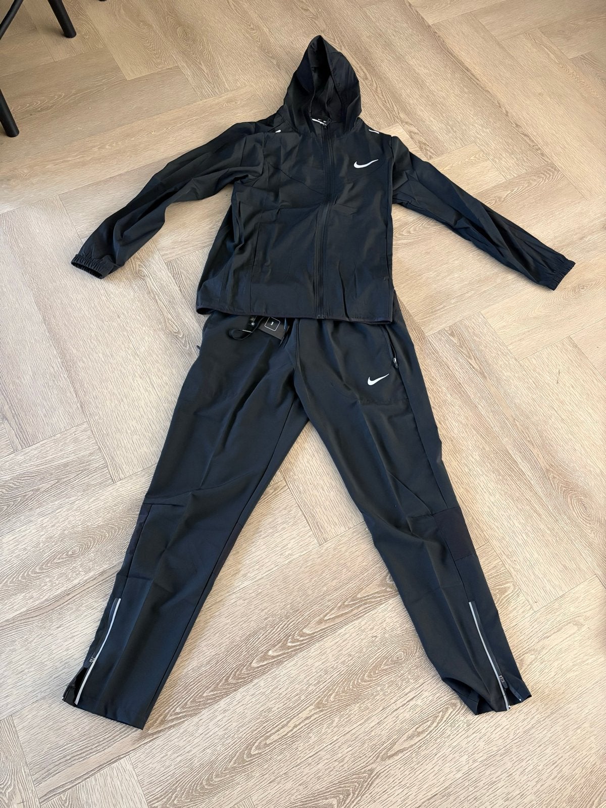 Nike trainingspak zwart, Maat 48/50 (M), Zwart, Nieuw, Ophalen of Verzenden