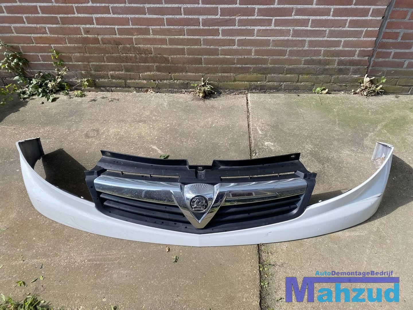 OPEL VIVARO RENAULT TRAFIC wit voorbumper grille 2011-2014, Auto-onderdelen, Carrosserie en Plaatwerk, Gebruikt, Voor, Opel Automobile GmbH