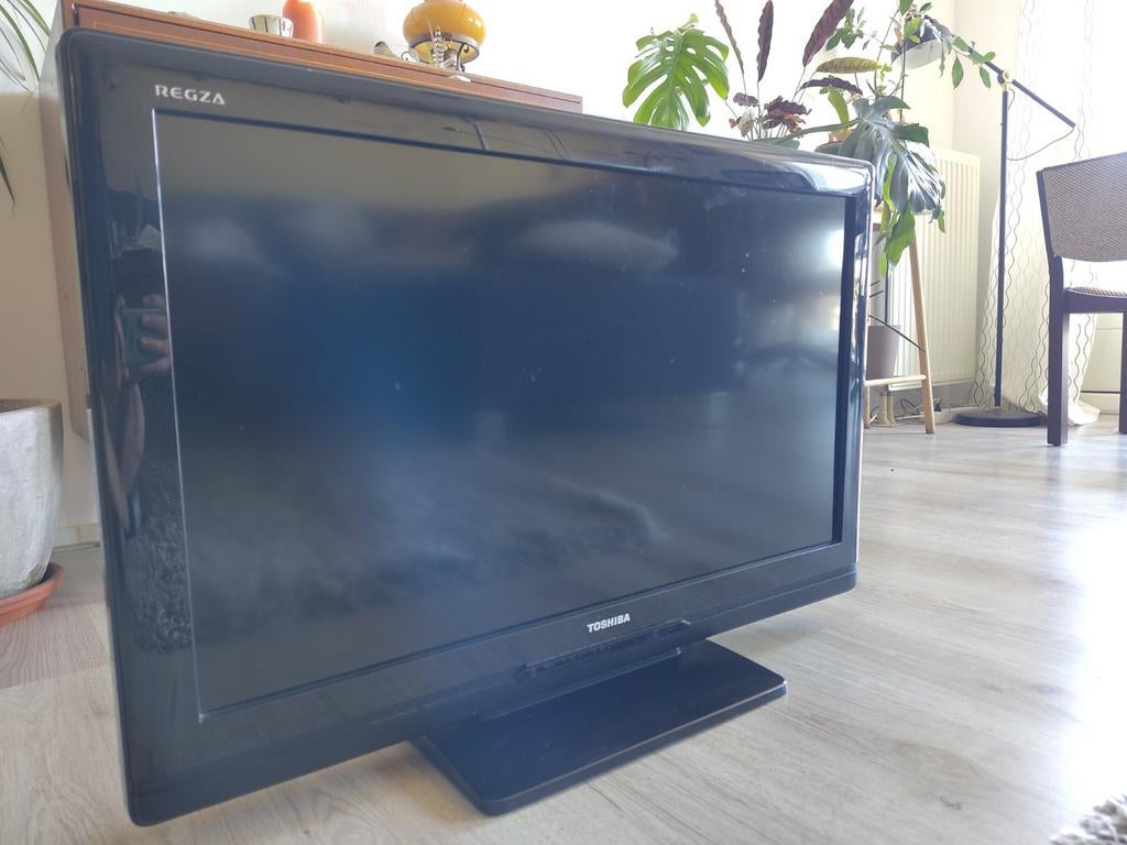 Toshiba Regza LCD TV - Gebruikt, Audio, Tv en Foto, Televisies, Ophalen, 50 Hz, 60 tot 80 cm, Gebruikt