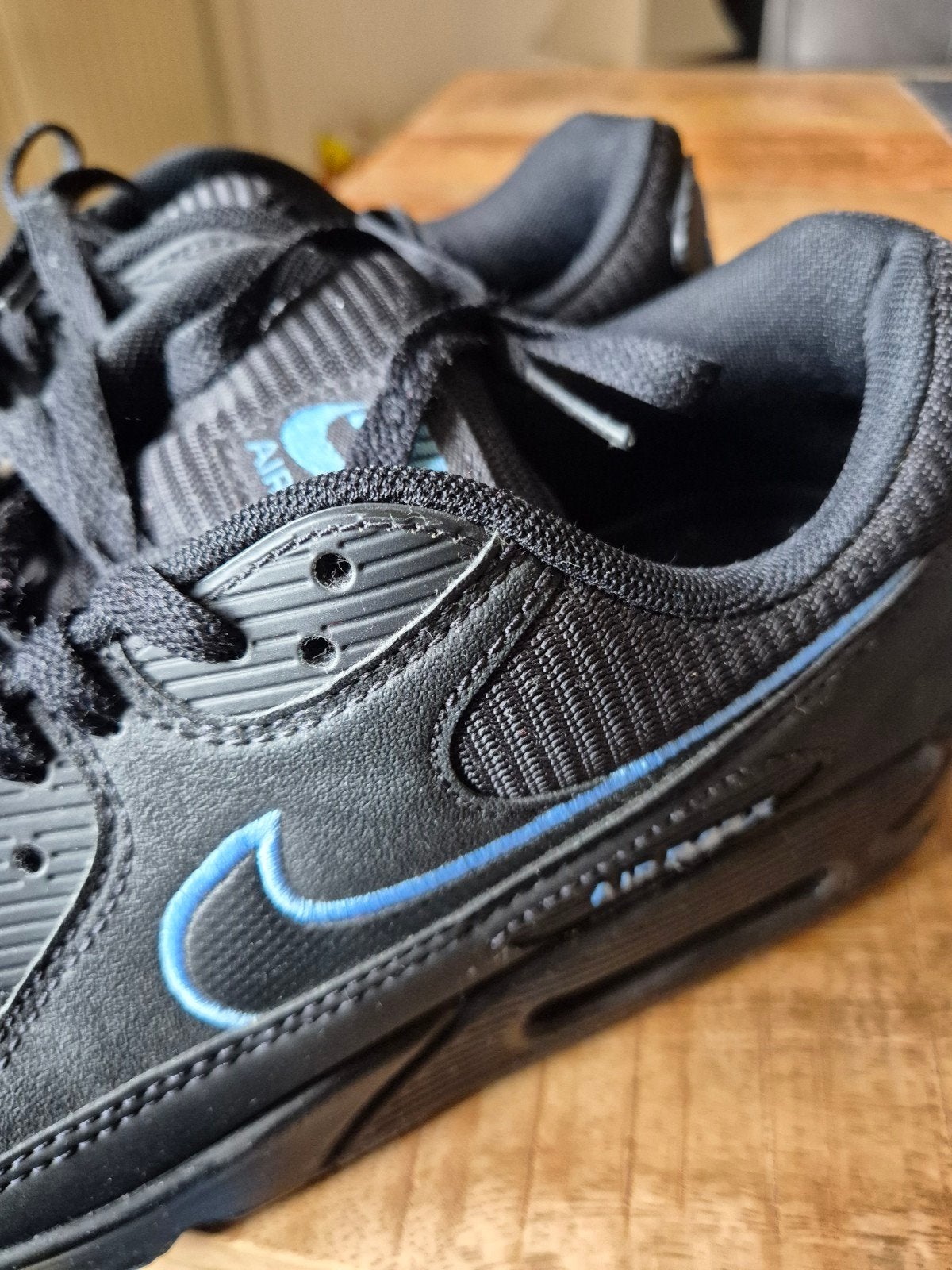 Nike Air Max 90 sneakers - Zwart met blauwe accenten, Ophalen