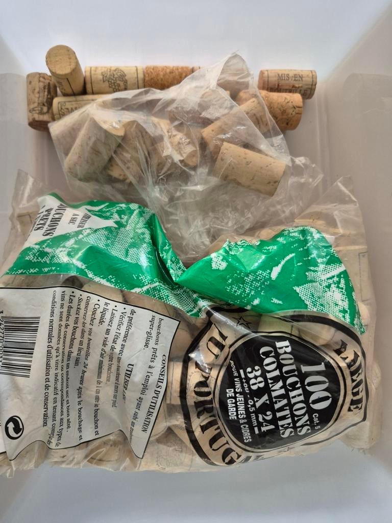 Wijn- en bierbrouwbenodigdheden: kurken, kurkapparaten, etc., Ophalen of Verzenden