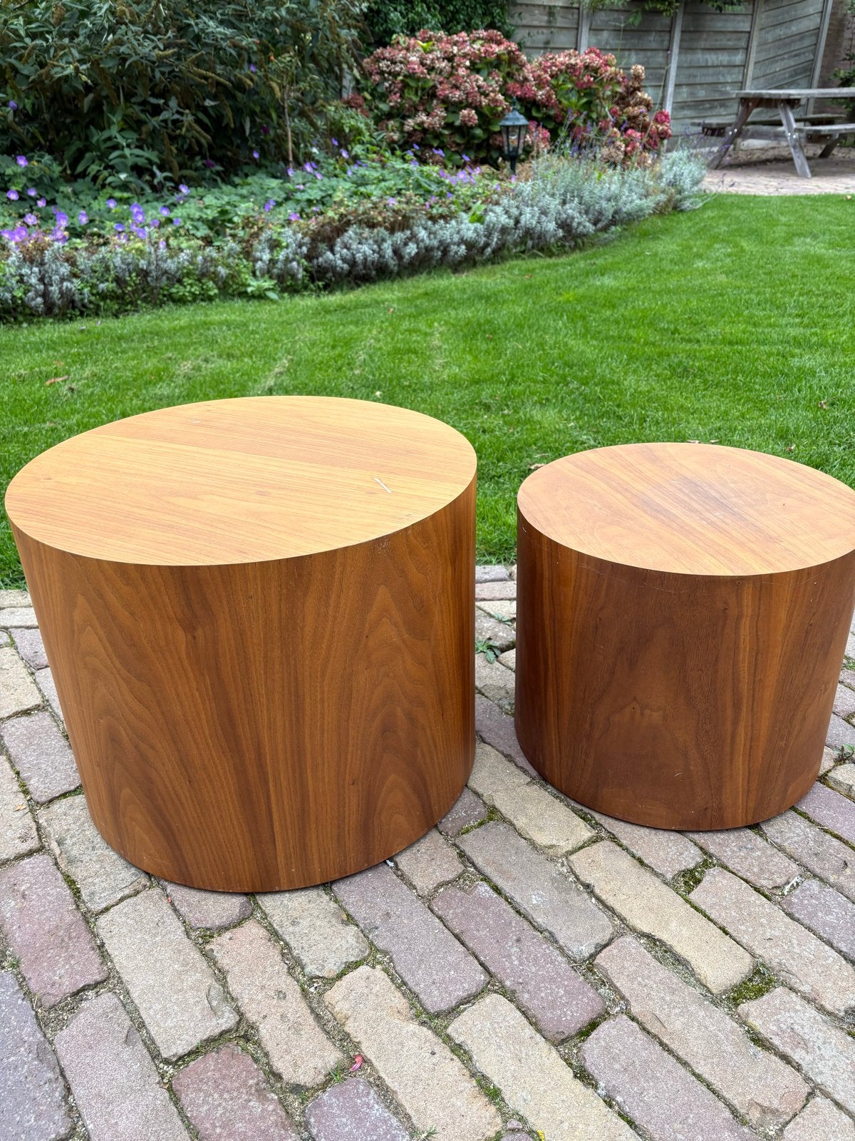 Set van 2 houten bijzettafels - Gebruikt, Huis en Inrichting, Ophalen, Minder dan 45 cm, Gebruikt, Rond