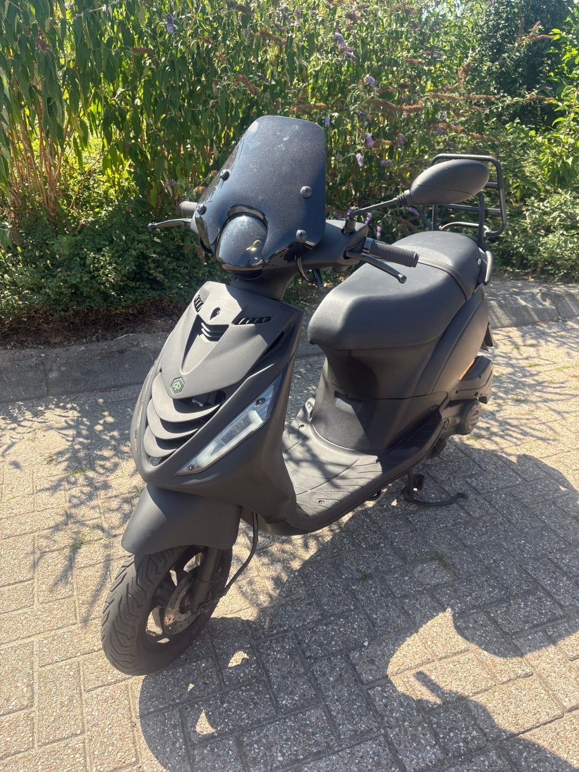 Piaggo zip full option matt zwart Sp 2021, Ophalen, Maximaal 45 km/u, Zip, Zo goed als nieuw