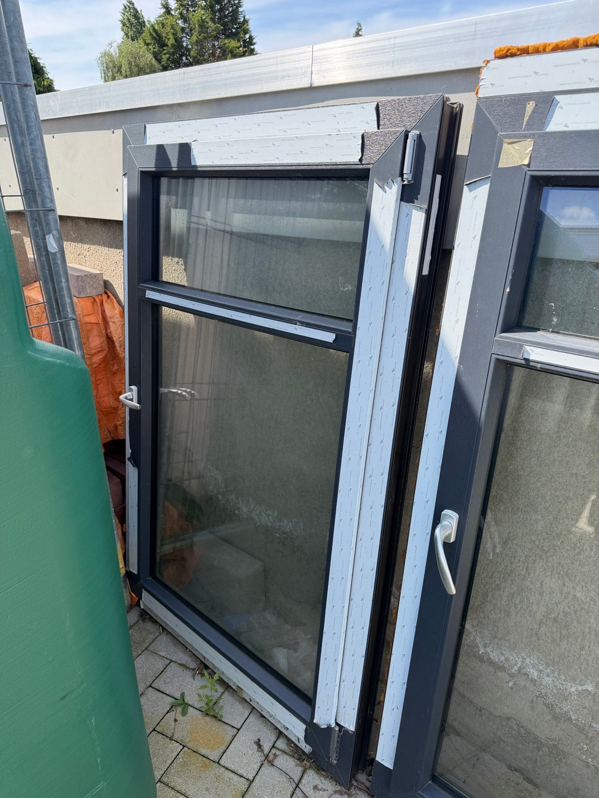 Antraciet kozijn met glas, Kunststof, Raamkozijn, Zo goed als nieuw, 150 tot 225 cm