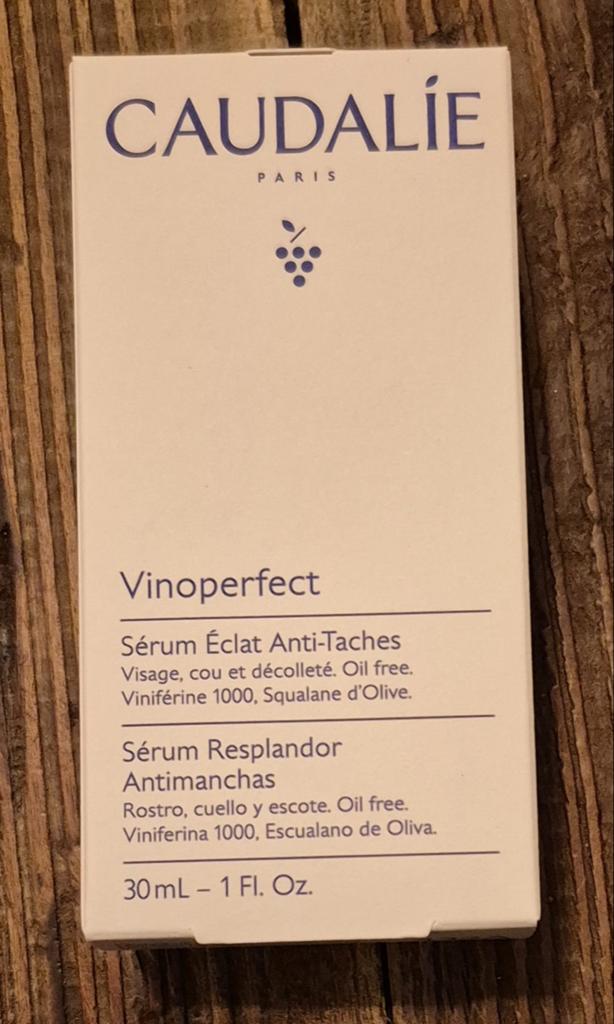 Caudalie Vinoperfect Serum 30ml - Gloednieuw, Sieraden, Tassen en Uiterlijk, Uiterlijk | Gezichtsverzorging, Ophalen of Verzenden