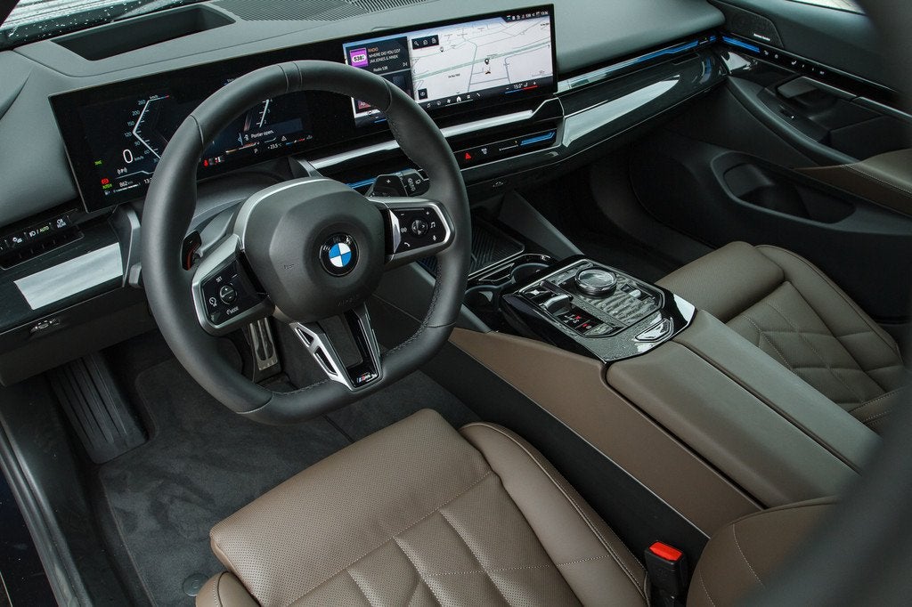 BMW 5 Serie Touring 520i M Sport Automaat / Trekhaak / Adapt, 1998 cc, Achterwielaandrijving, Euro 6, Zwart