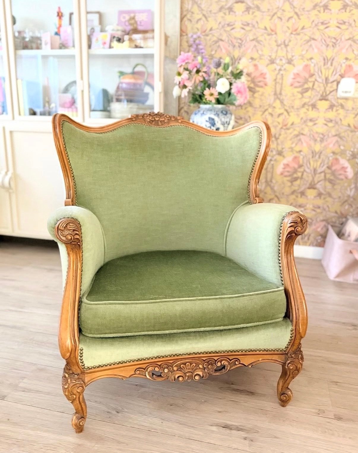 Prachtige vintage fauteuil, groen velvet, houtsnijwerk, Ophalen
