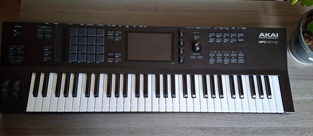 Akai MPC Key 61 - NIEUWSTAAT! + Gator Bag + Factuur Thomann, 61 toetsen, Zo goed als nieuw, Midi-aansluiting, Ophalen