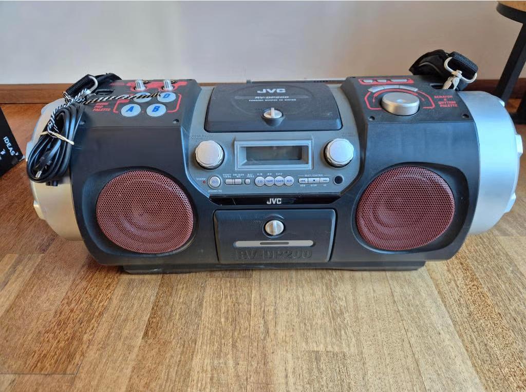 JVC Boomblaster RV-DP200 - goede staat en compleet!, Ophalen, Gebruikt, Tuner of Radio, JVC