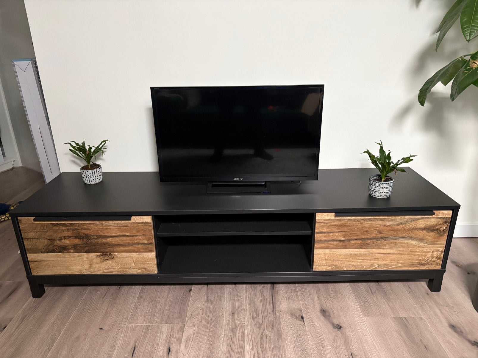 Stoer zwart tv-dressoir met houtlook fronten - 185 cm, Ophalen, Modern/Industrieel, Gebruikt, 150 tot 200 cm