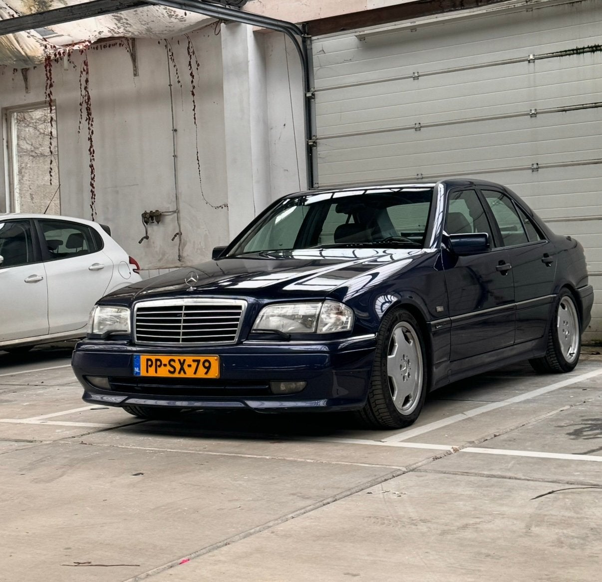 Mercedes-Benz C-Klasse 3.6 C36 AMG Sedan AUT 1996 Blauw, Auto's, Automaat, Achterwielaandrijving, Blauw, Origineel Nederlands