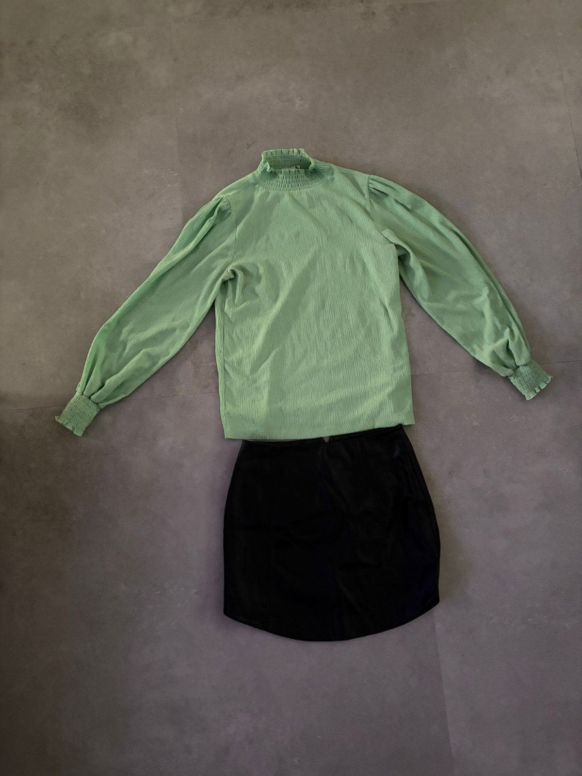 Costes set: Groene top en zwarte rok (XS), Ophalen of Verzenden, Zo goed als nieuw, Costes, Maat 34 (XS) of kleiner