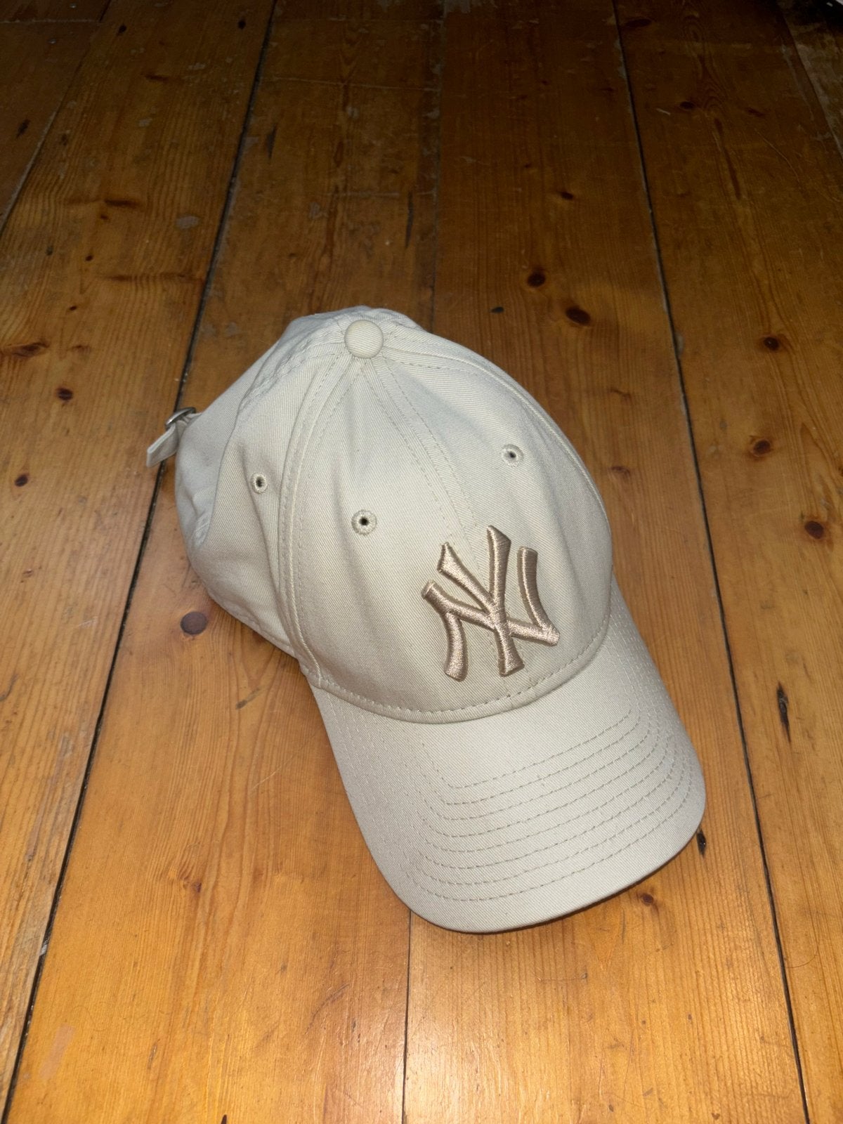 New York Yankees pet - Beige, Ophalen of Verzenden, Zo goed als nieuw, One size fits all, Pet