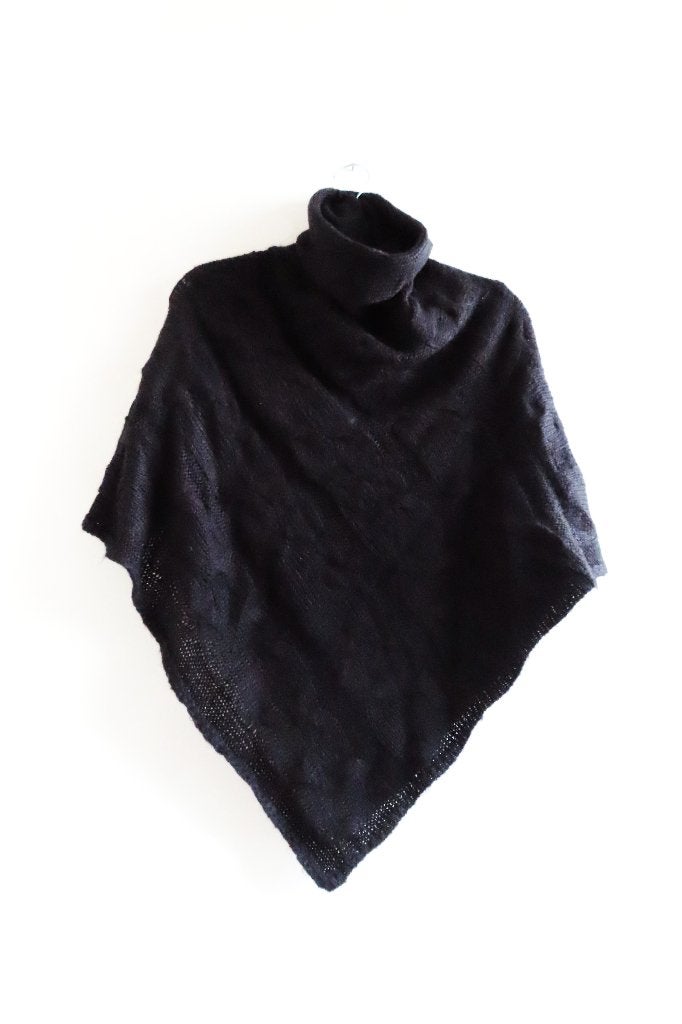 Gebreide poncho zwart Pieces mt One Size (4951), Zwart, Maat 42/44 (L), Ophalen of Verzenden, Zo goed als nieuw