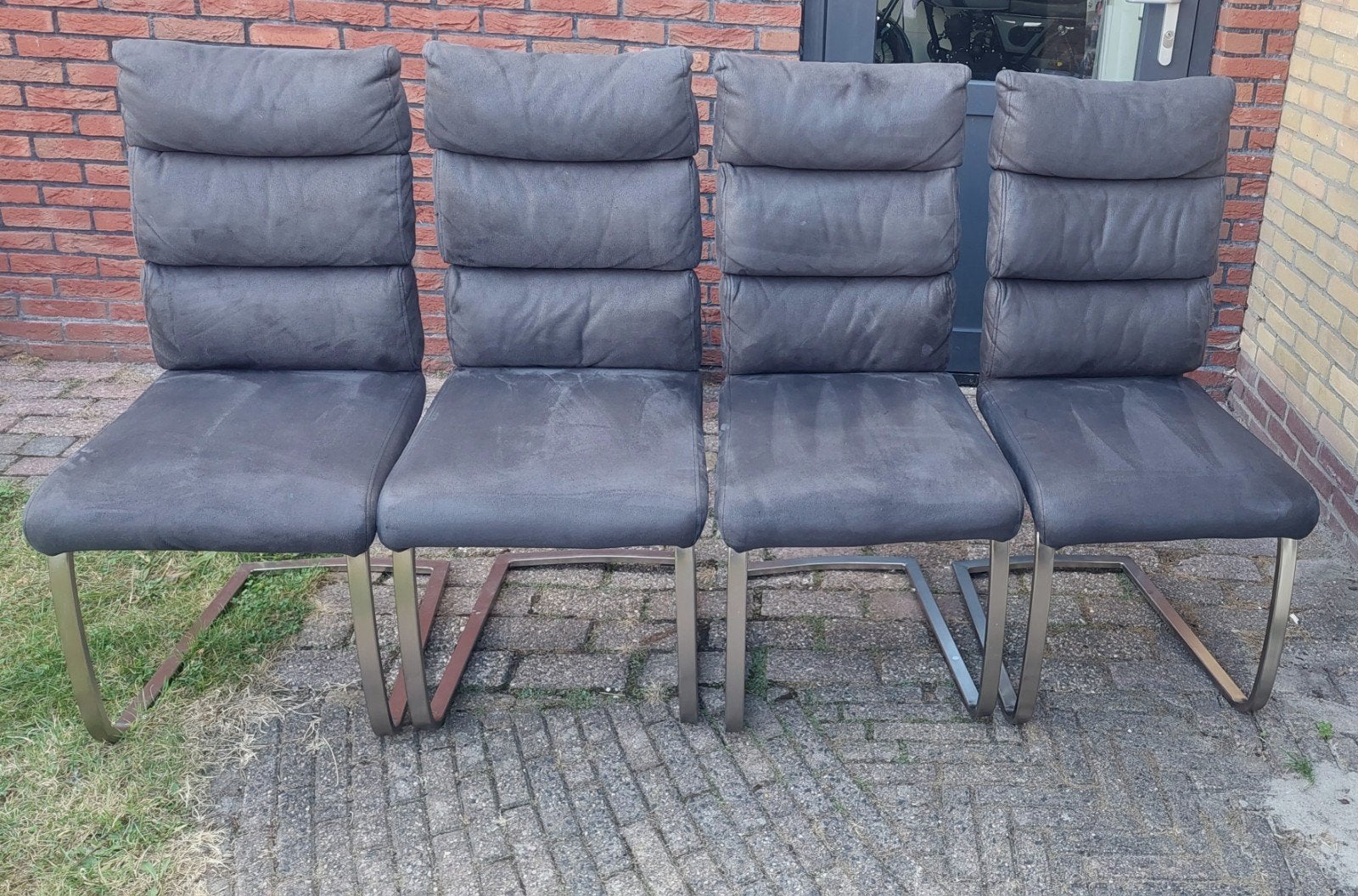Set van 4 grijze eettafelstoelen, Ophalen, Gebruikt, Stof, Vier