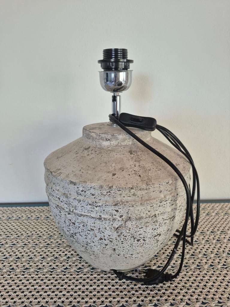 Stenen lampenvoet, Ophalen, Minder dan 50 cm