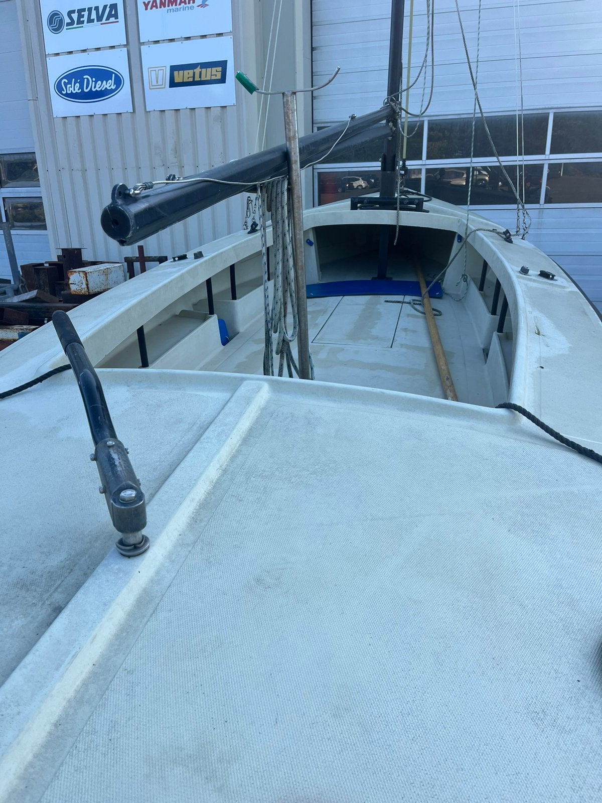 Polyvalk compeet met grootzeil en rolfok zonder motor, Ophalen, 6 meter of meer, Gebruikt, Grootzeil
