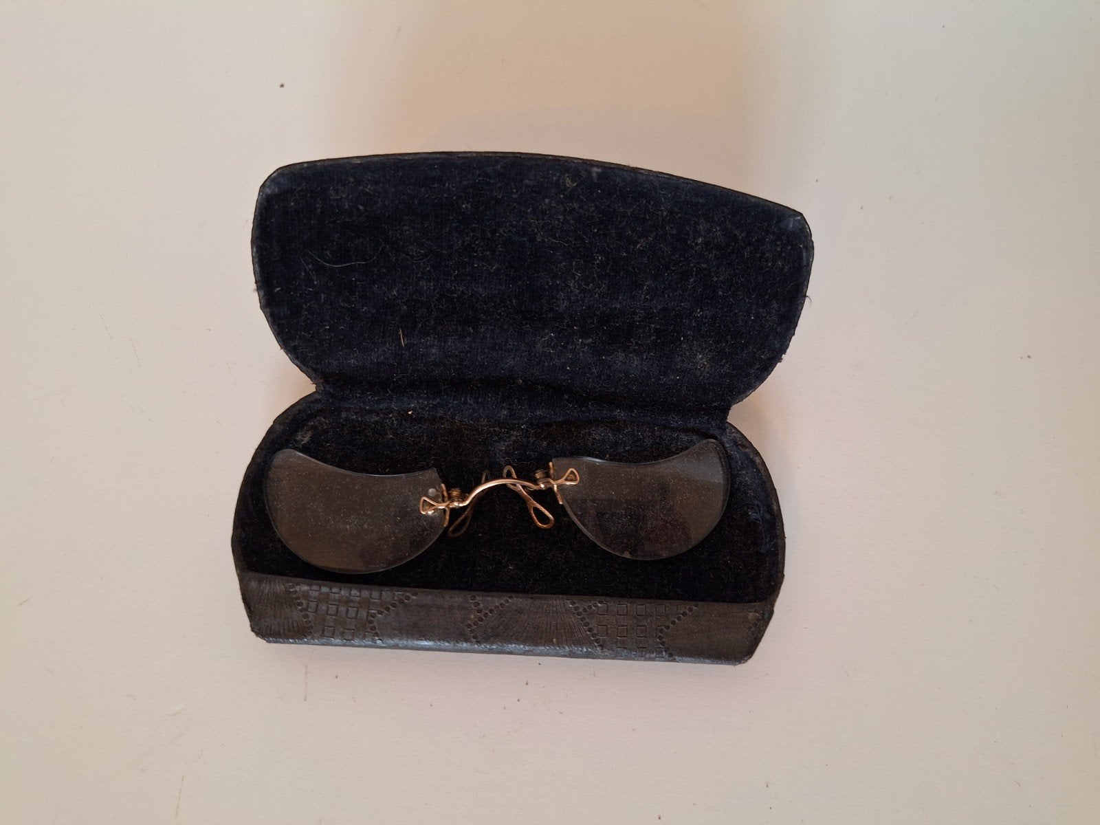 Antieke pince-nez bril met etui, Overige merken, Gebruikt, Overige kleuren, Ophalen of Verzenden