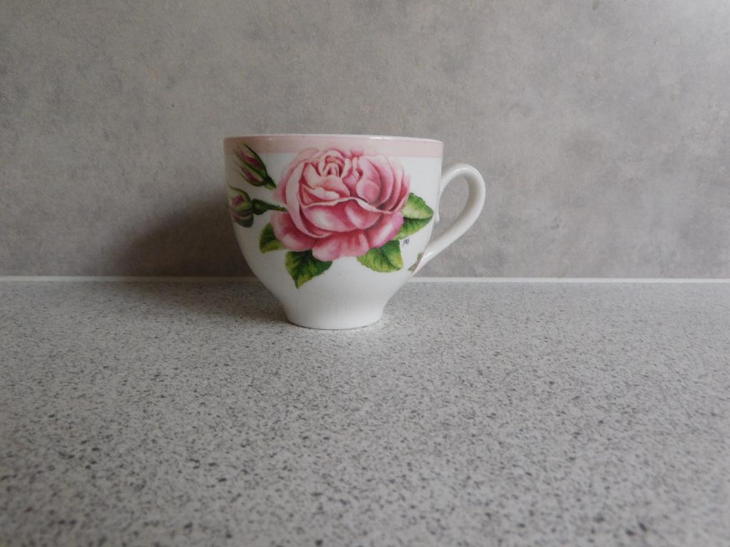 Kopje A Roses Janneke Brinkman JBS, Huis en Inrichting, Keuken | Servies, Ophalen of Verzenden, Zo goed als nieuw, Overige stijlen