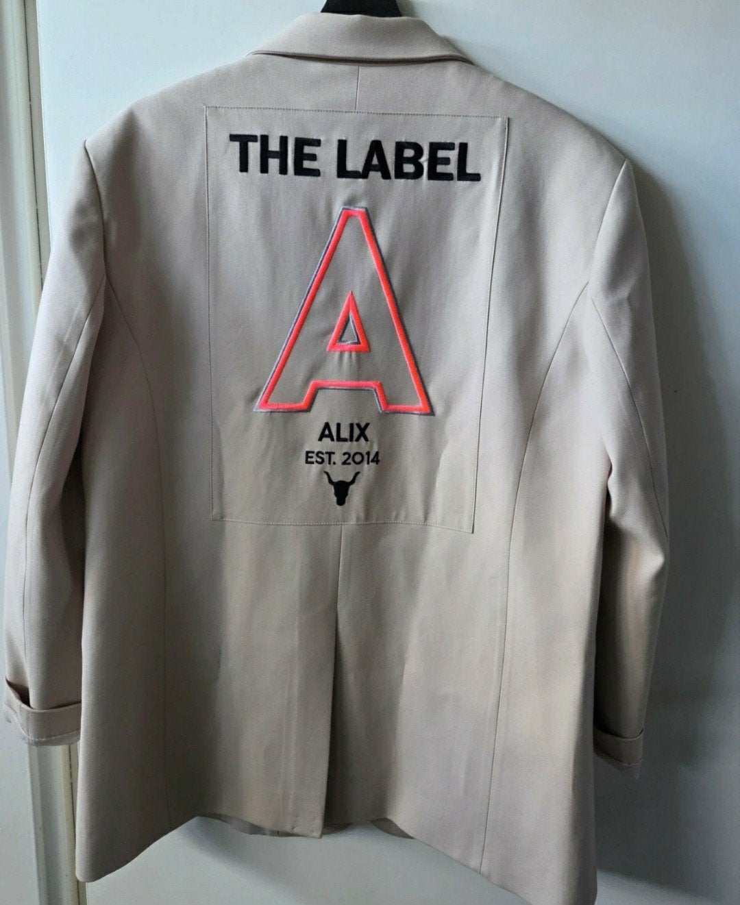 Prachtige Blazer van Alix The Label blazer in maat XS Nieuw, Beige, Ophalen of Verzenden, Zo goed als nieuw, Jasje