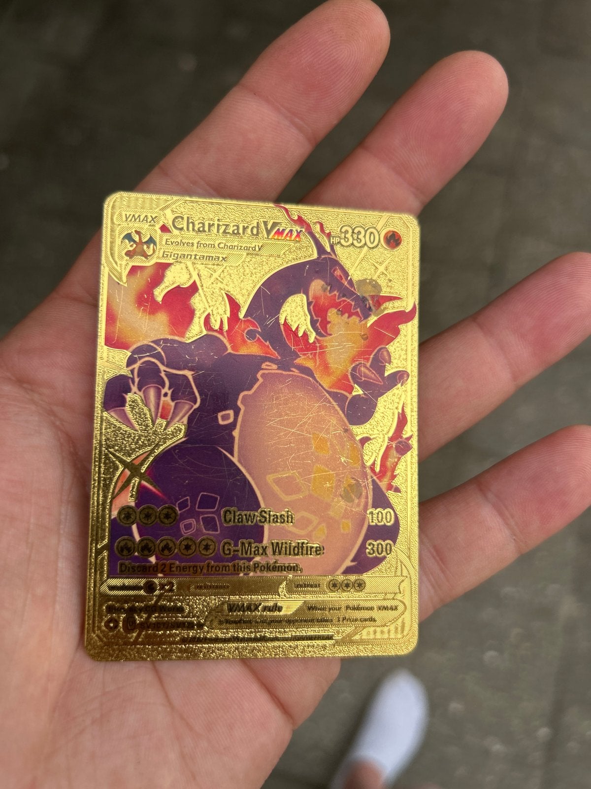 Pokémon Kaart Charizard VMAX SV107/SV122 Gouden Metalen Kaar, Hobby en Vrije tijd, Verzamelkaartspellen | Pokémon, Ophalen, Zo goed als nieuw
