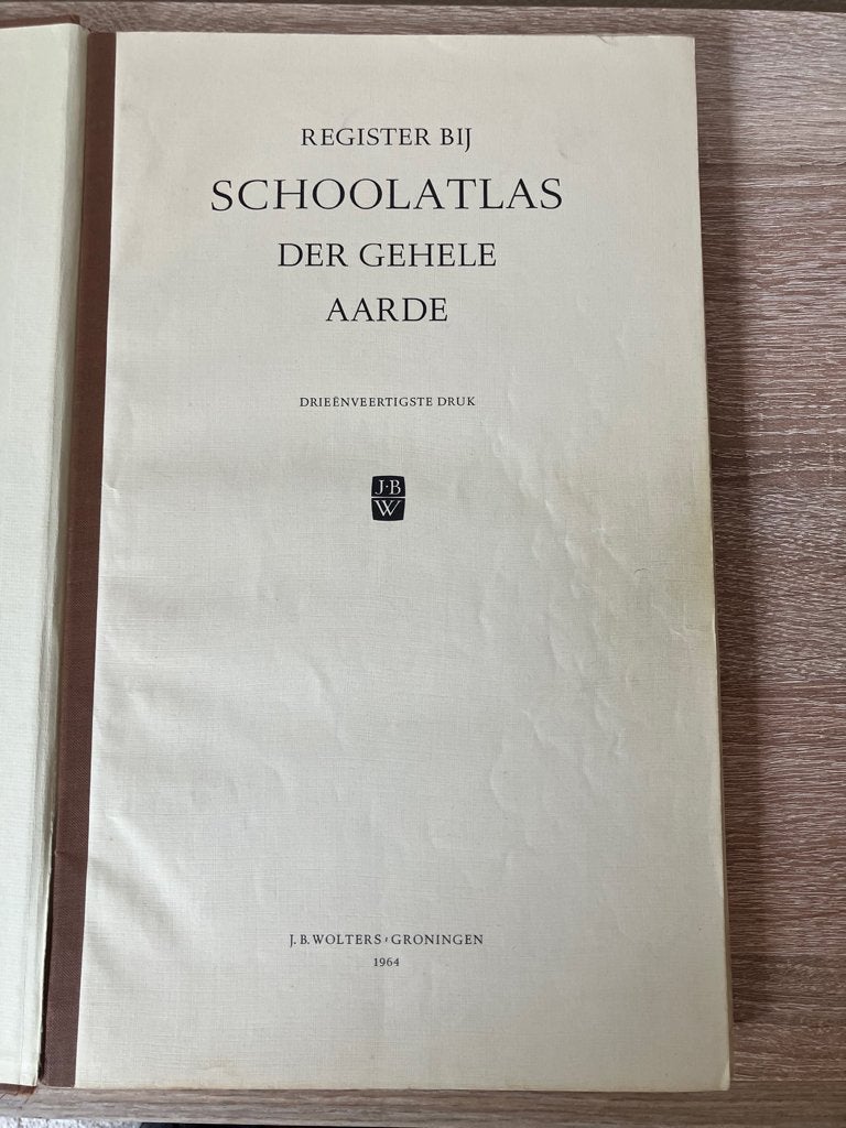 Atlas der gehele Aarde  -  1964, Boeken, Atlassen en Landkaarten, Gelezen, Overige typen, Ophalen of Verzenden, 1800 tot 2000