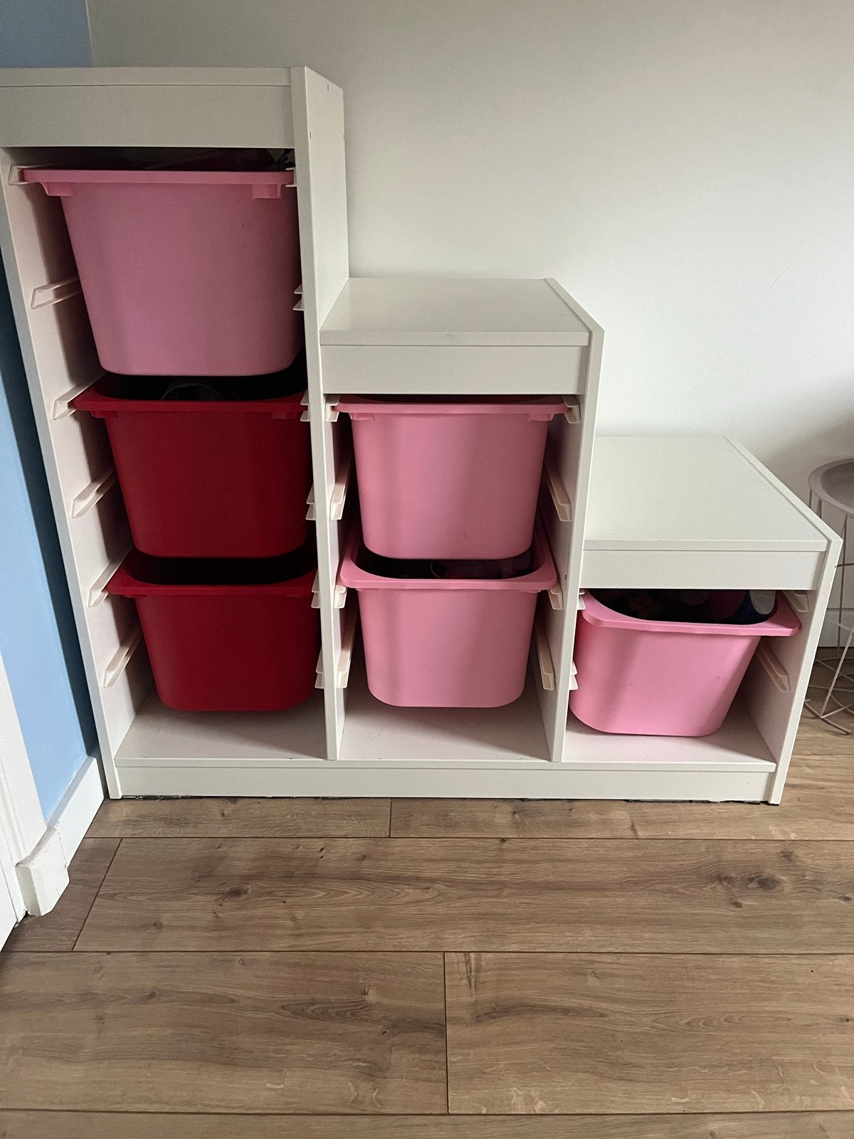 IKEA Trofast Opbergkast met Bakken - Wit/Roze/Rood, Ophalen, Gebruikt, Kast, 50 tot 70 cm