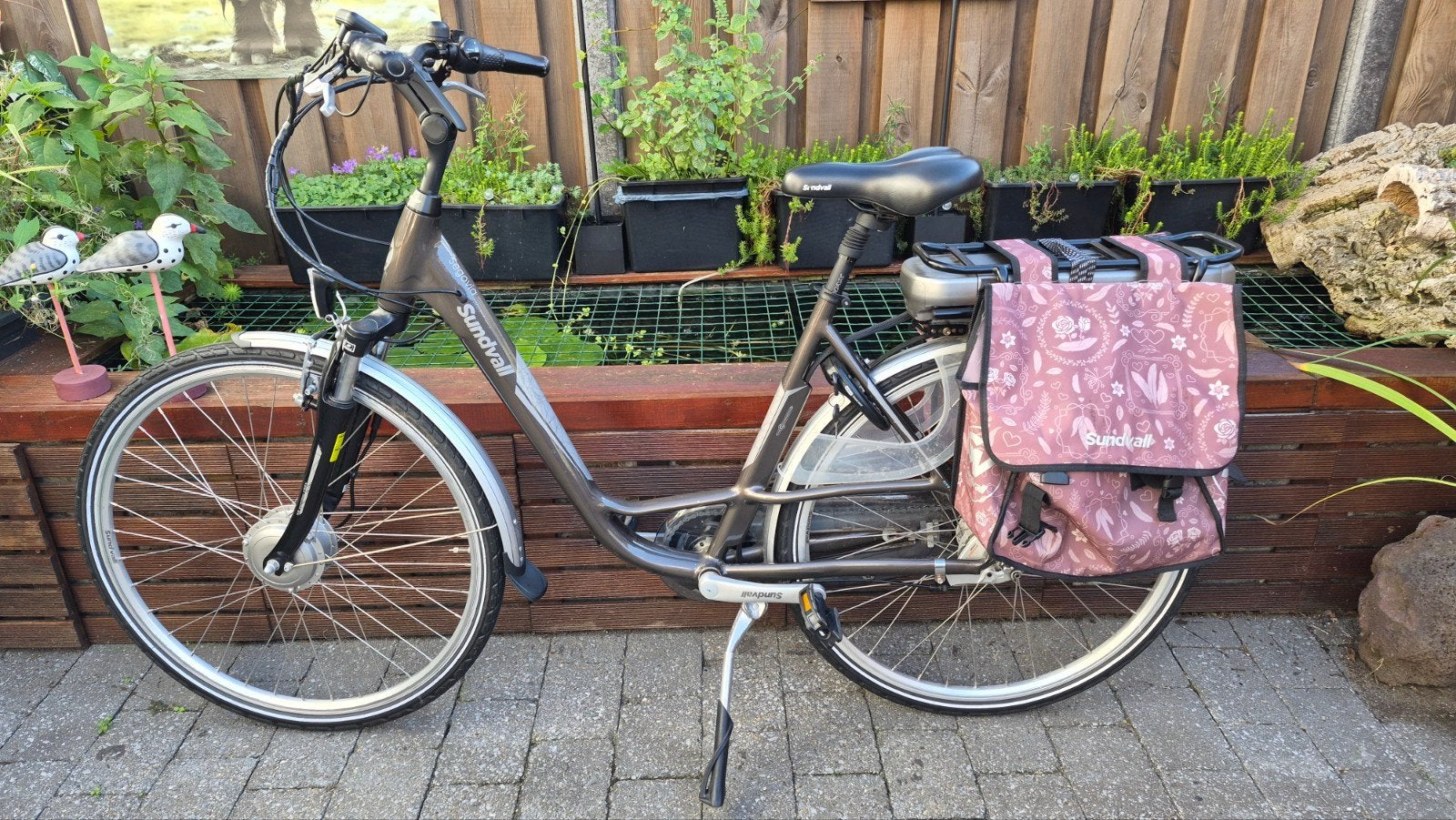 Sundvall elektrische fiets met mand en oplader, Zo goed als nieuw, 59 cm of meer, 30 tot 50 km per accu, Ophalen