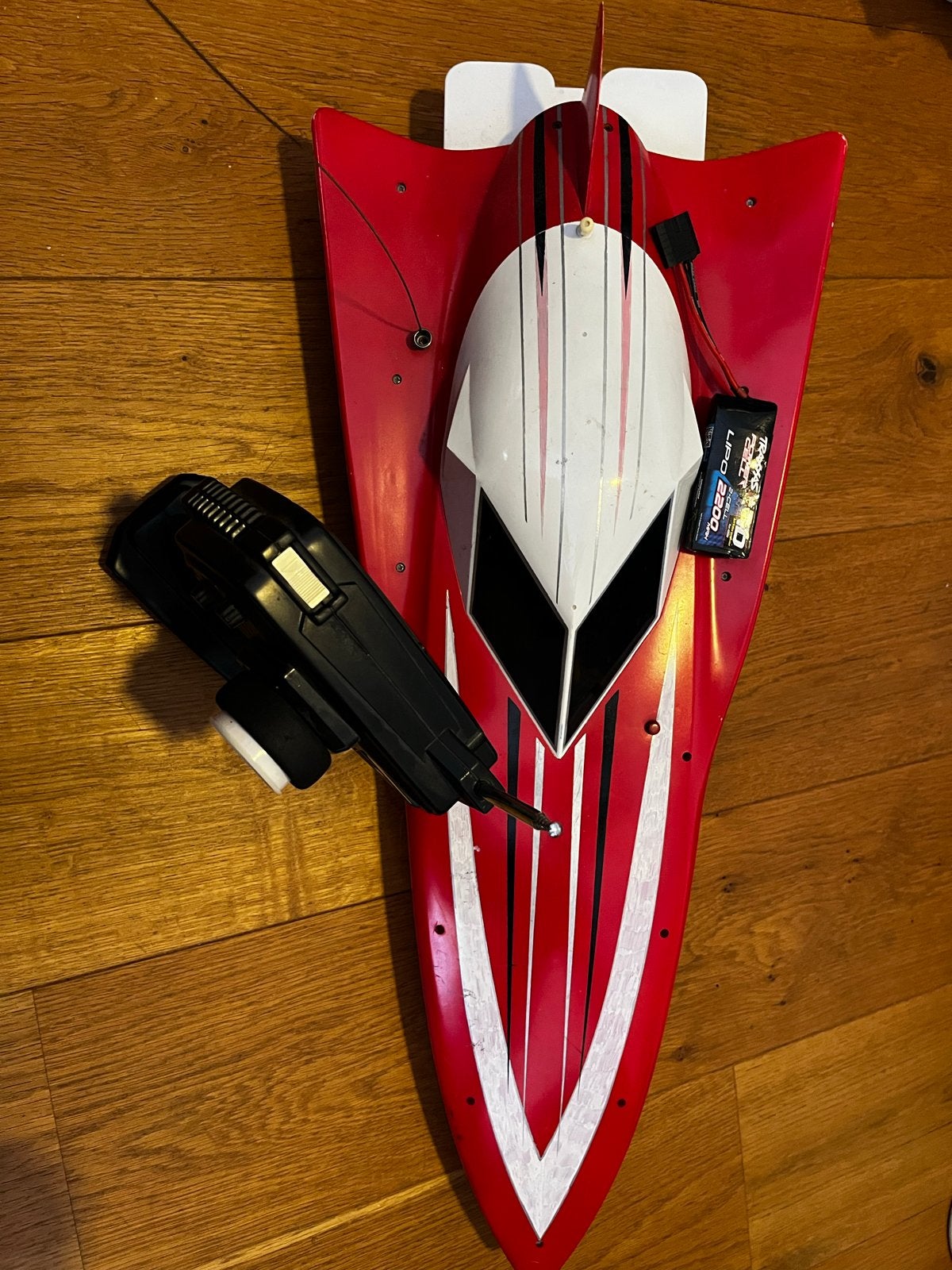 RC Speedboot met afstandsbediening en accu, Hobby en Vrije tijd, Modelbouw | Radiografisch | Overige, Ophalen, Gebruikt