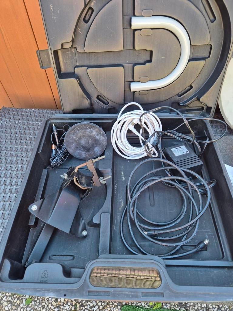 Complete Camping Schotelset - Satelliet TV Onderweg, Ophalen of Verzenden, Gebruikt, (Schotel)antenne, Dreambox