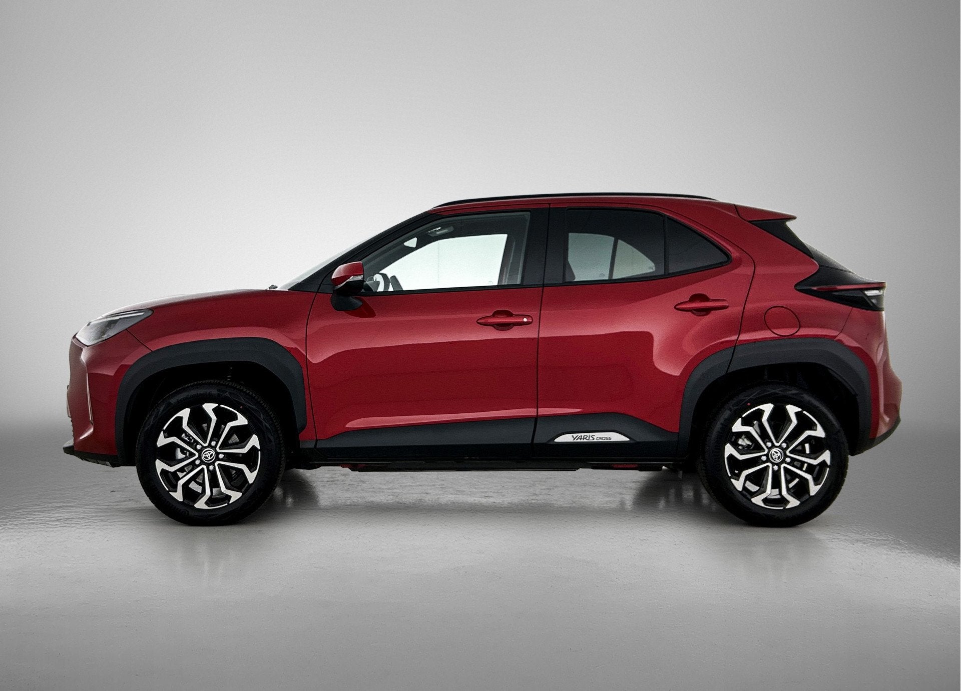 Toyota Yaris Cross 1.5 Hybrid 130 Dynamic + | Stoel+stuurver, Auto's, Gebruikt, 23 km/l, 1490 cc, 3 cilinders