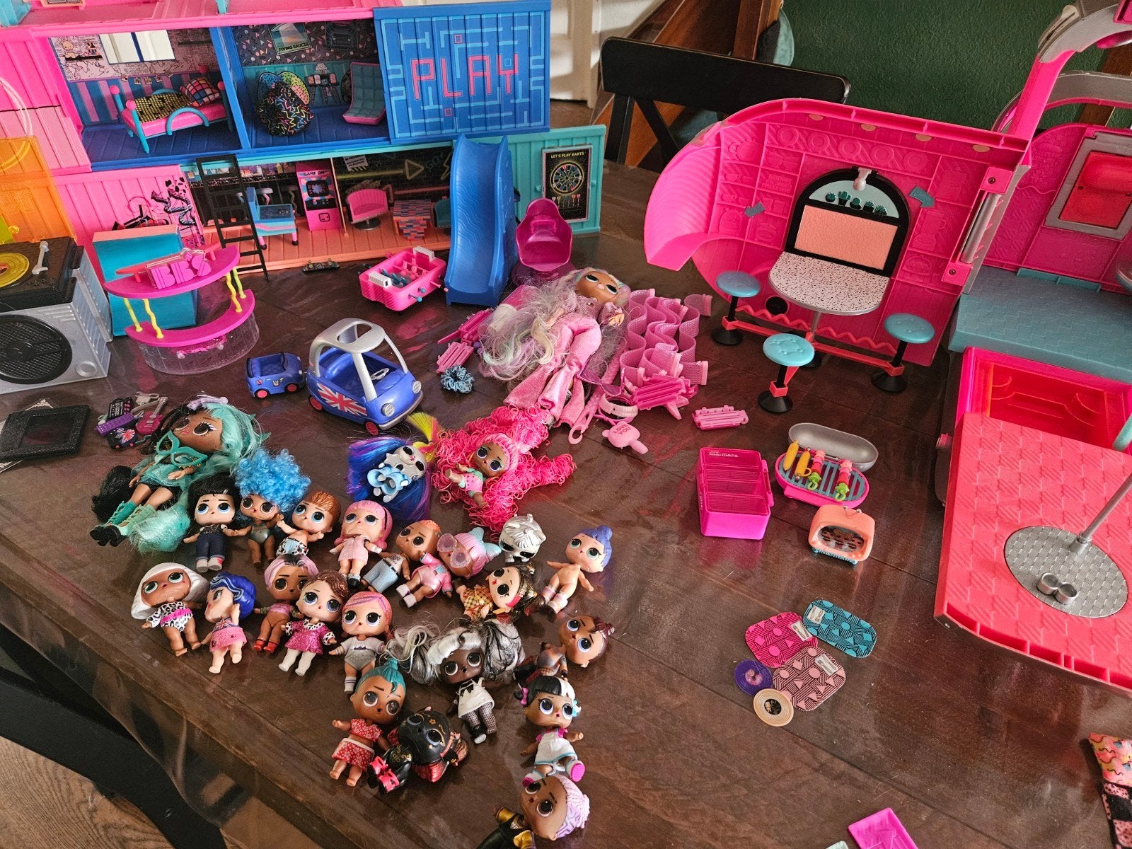 Grote L.O.L. Surprise! set met huis, camper en poppen, Ophalen