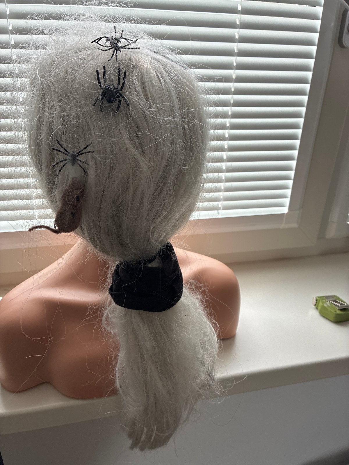 Griezelige Halloween Pruik met Spinnen en Muis, Kleding | Dames, Ophalen of Verzenden