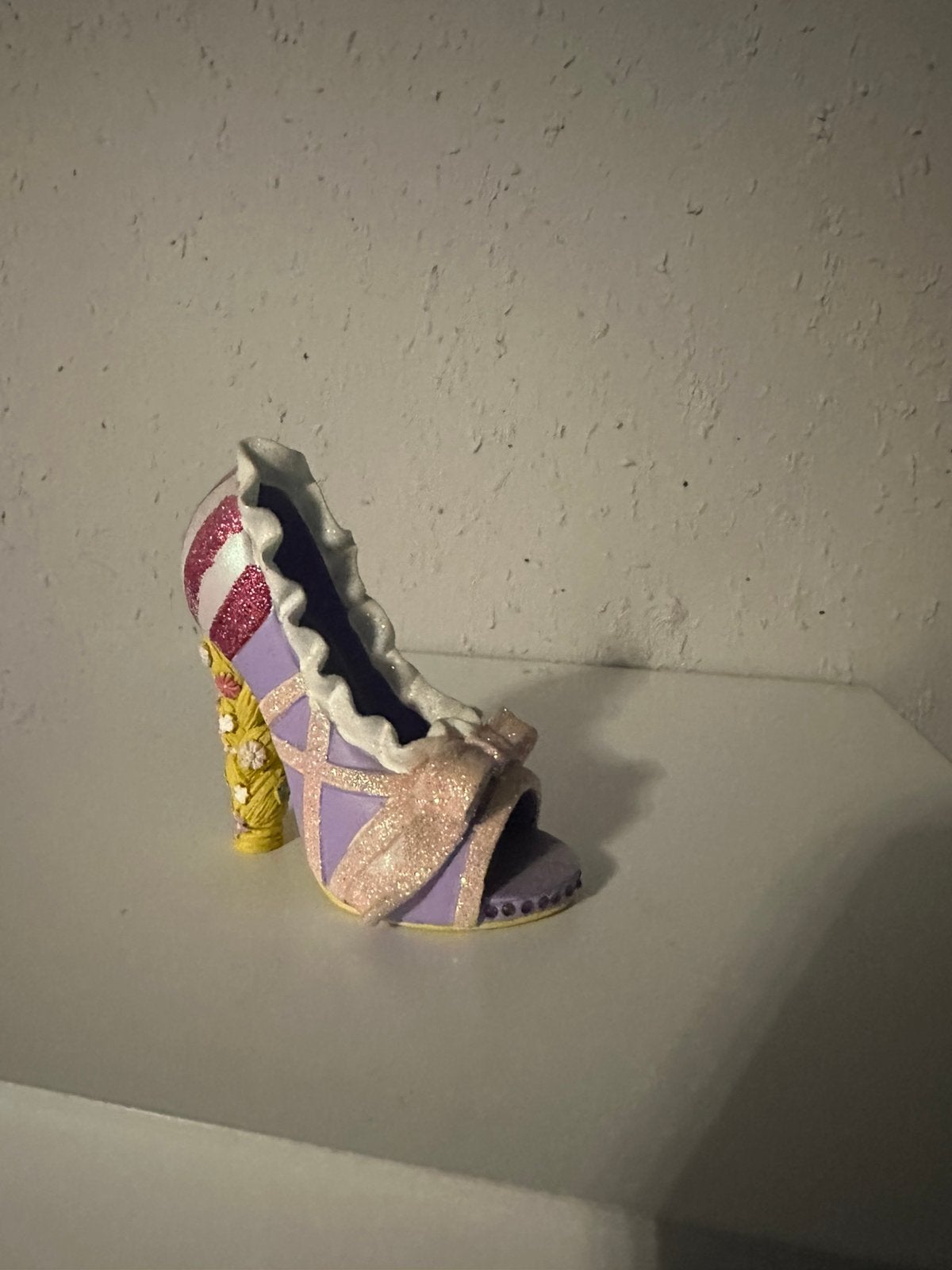 Disney beeldje schoentje Rapunzel, Ophalen of Verzenden, Overige figuren, Zo goed als nieuw, Beeldje of Figuurtje