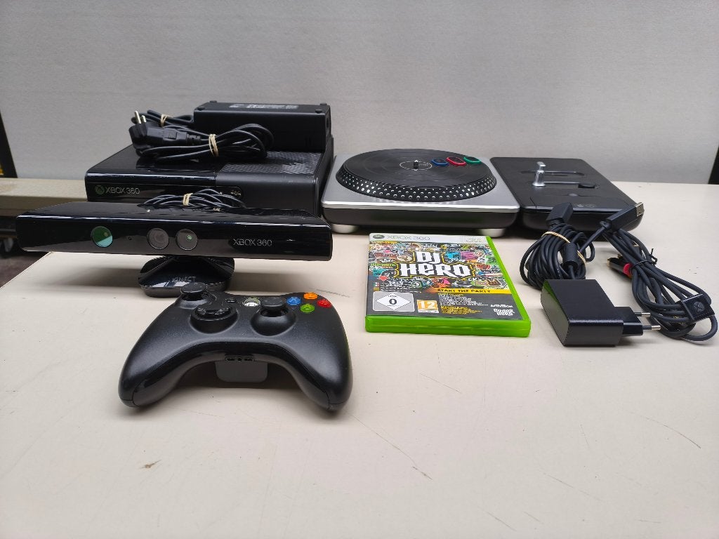 Xbox 360 + DJ Hero Draaitafel + Spel, Gebruikt, 360 E, Met games, Ophalen of Verzenden