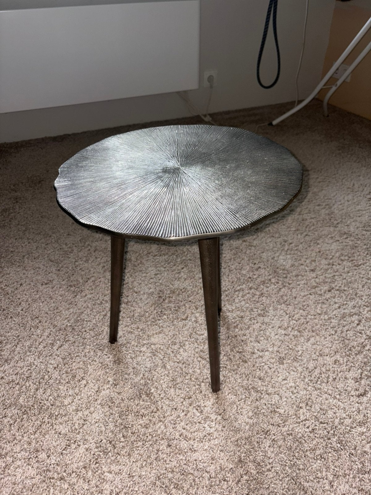 Bijzettafel van Riverdale, Minder dan 55 cm, Rond, Zo goed als nieuw, Ophalen