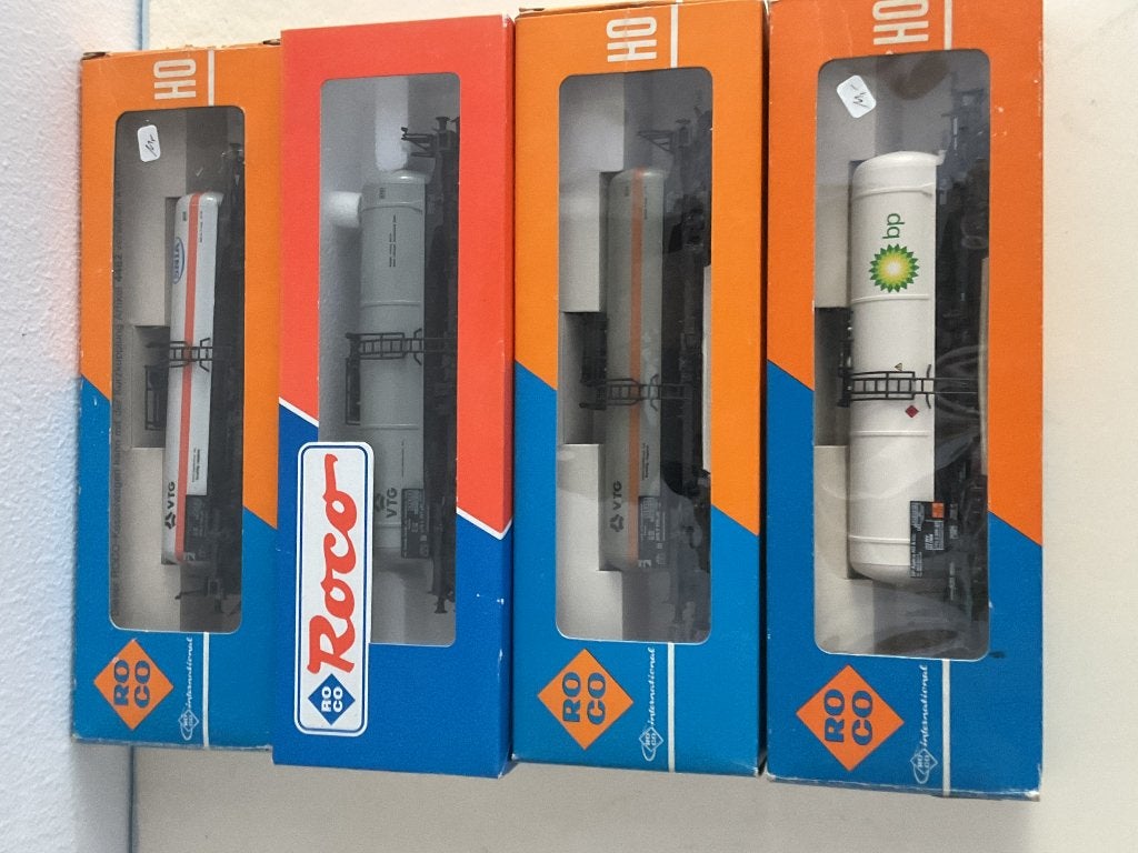 4 tankwagons Roco BP VTG VTG/snia, Hobby en Vrije tijd, Gelijkstroom, Wagon, Ophalen of Verzenden, Zo goed als nieuw