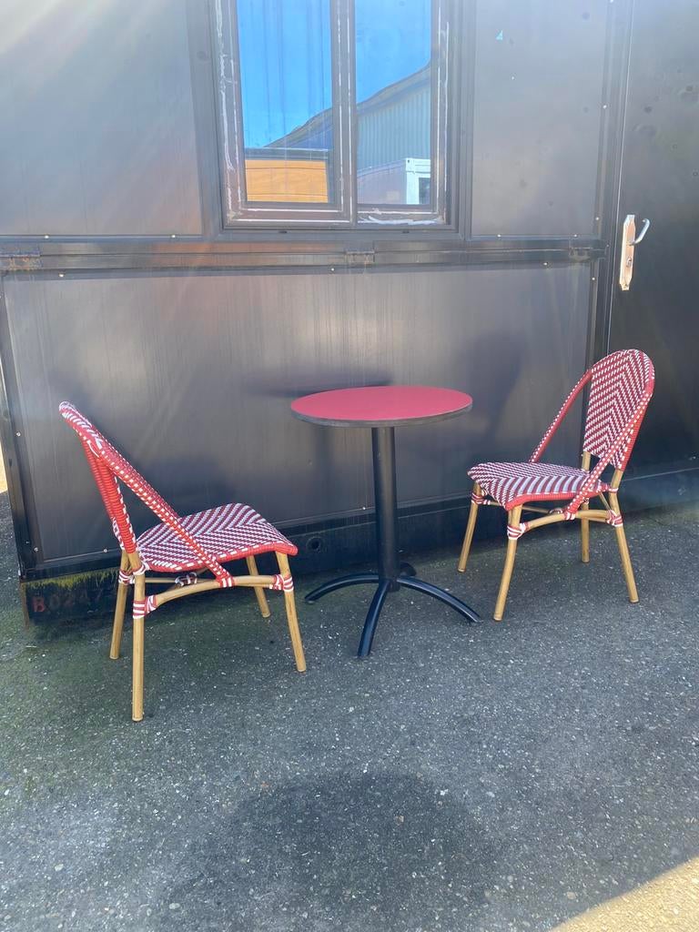 Partij bistro tafel rood voor horeca tuin terras, Tuin en Terras, 2 zitplaatsen, Overige materialen, Ophalen of Verzenden, Zo goed als nieuw