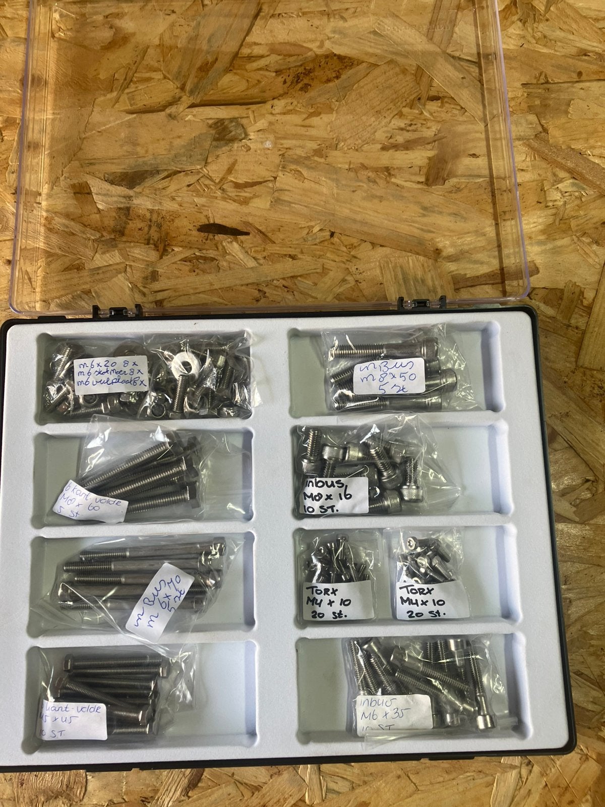 Rvs bouten assortimentsdoos nieuw, Doe-het-zelf en Verbouw, IJzerwaren en Bevestigingsmiddelen, 100 tot 250 mm, Nieuw, Ophalen of Verzenden