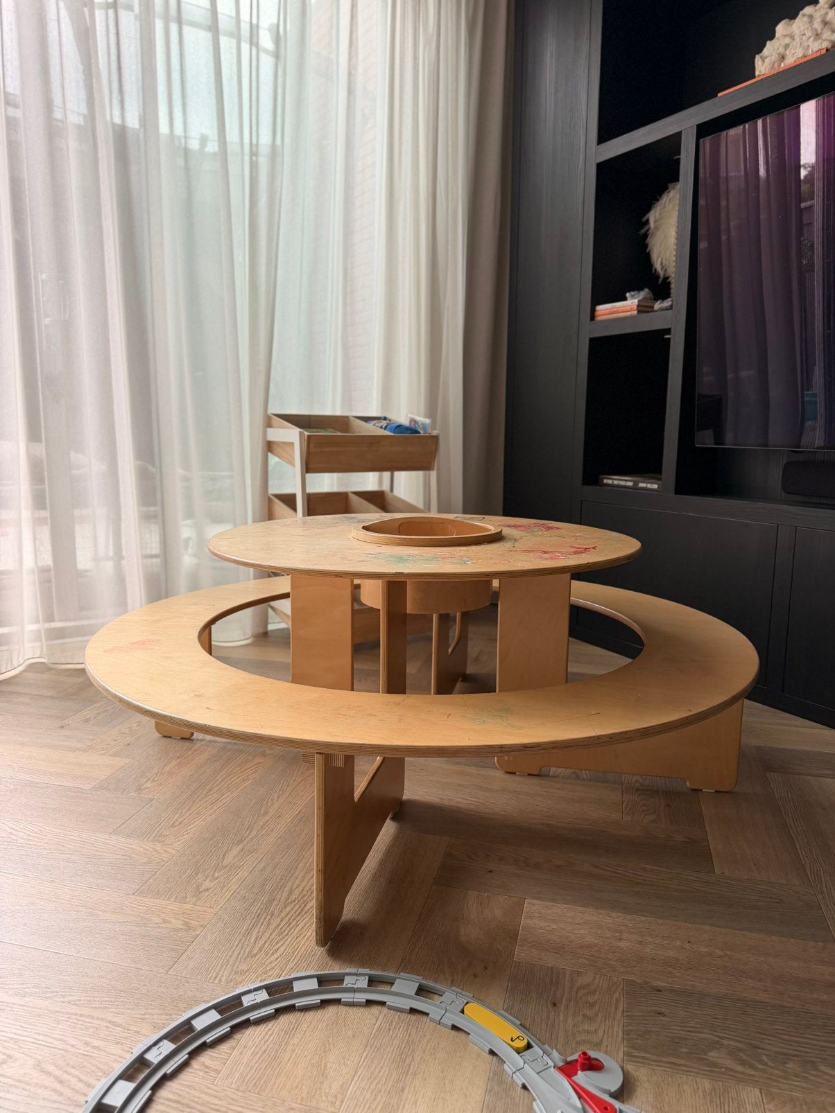 Leuke Montessori speel- en knutseltafel, Kinderen en Baby's, Kinderkamer | Tafels en Stoelen, Ophalen, Gebruikt, Tafel(s) en Stoel(en)