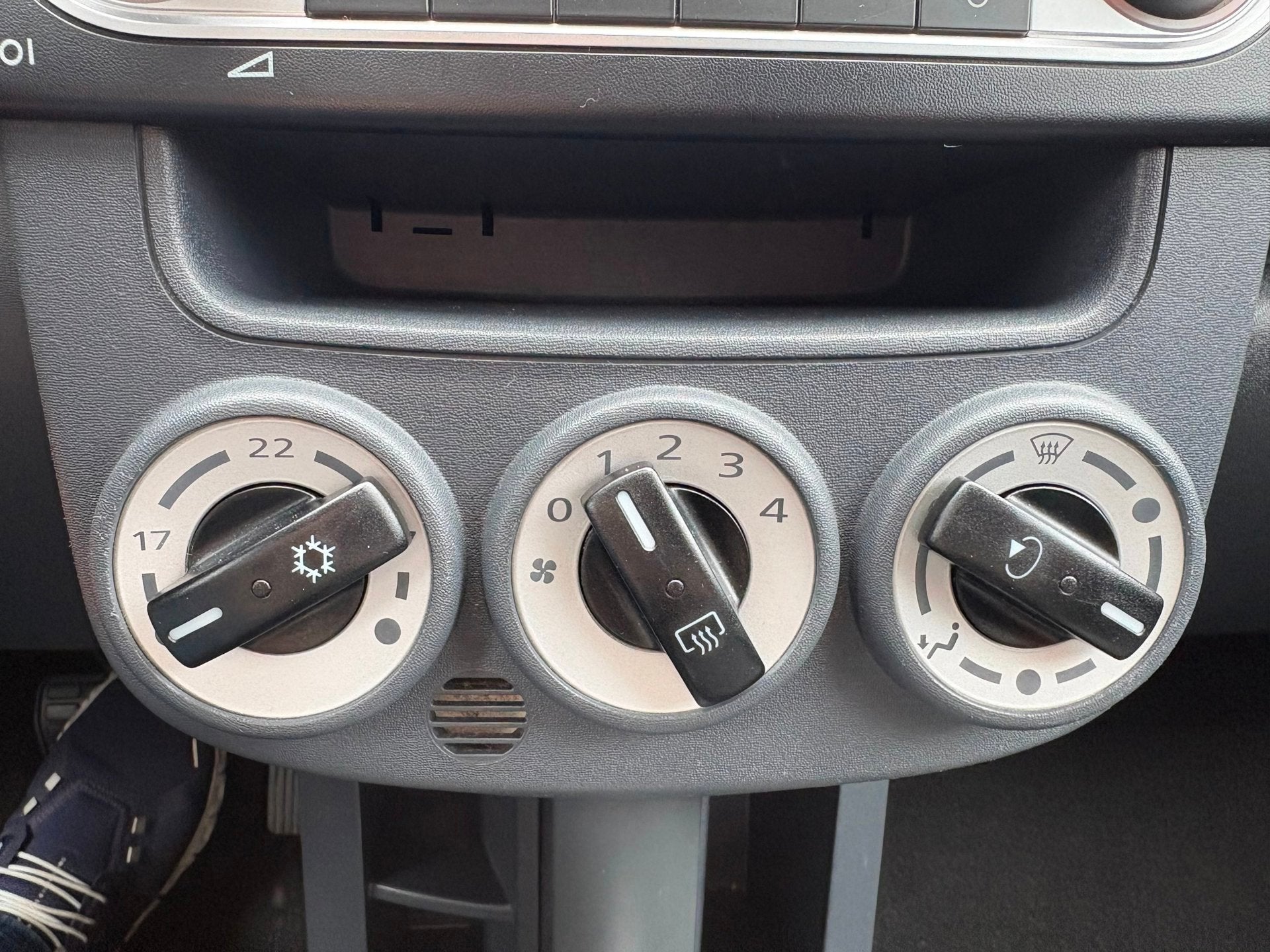 Foto 19 van Mitsubishi Colt 1.3 Edition Two *AUTOMAAT *AC