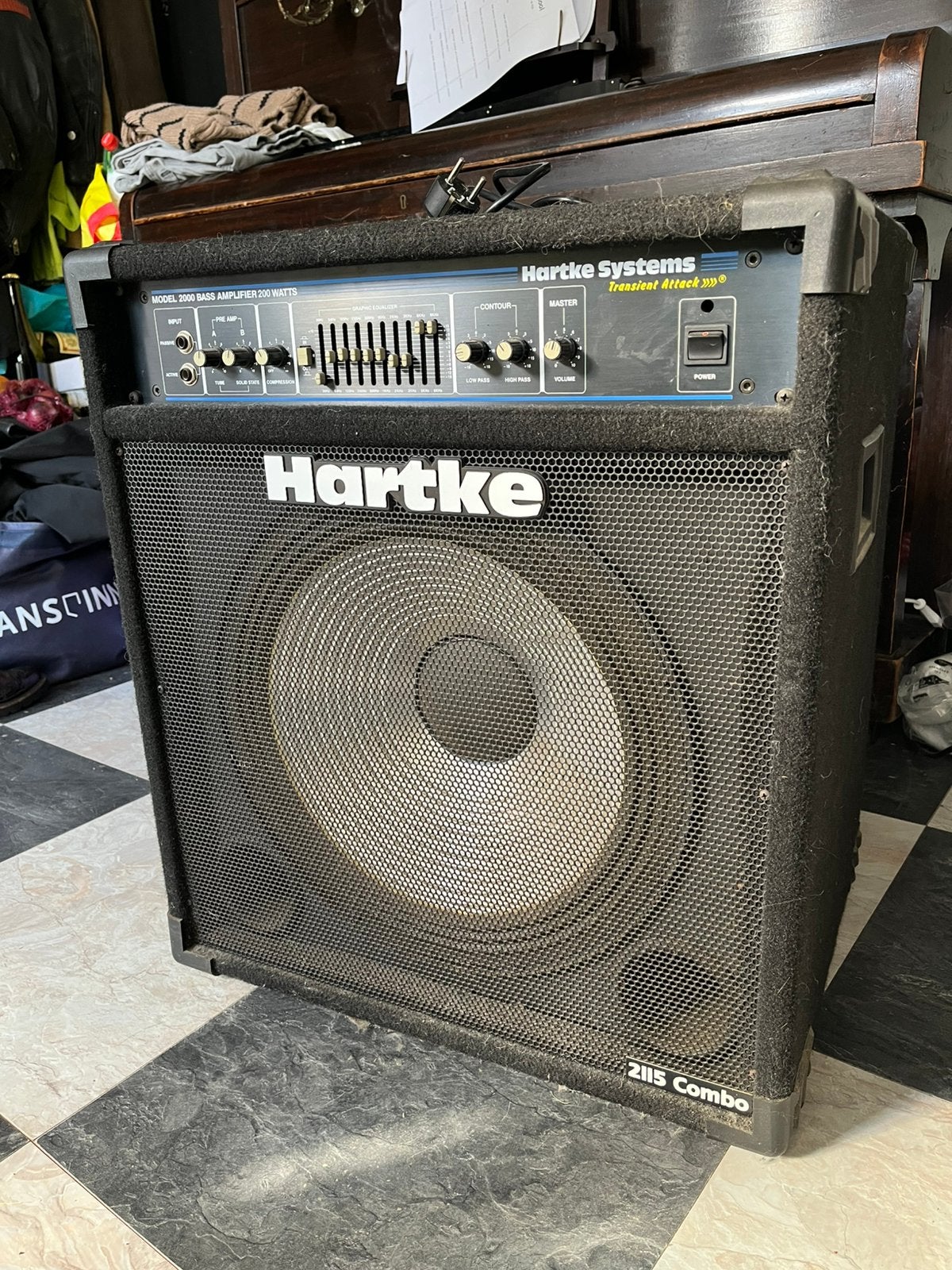 Basversterker Hartke 2115, met hybride voorversterker, Ophalen, Gebruikt, Basgitaar, 100 watt of meer