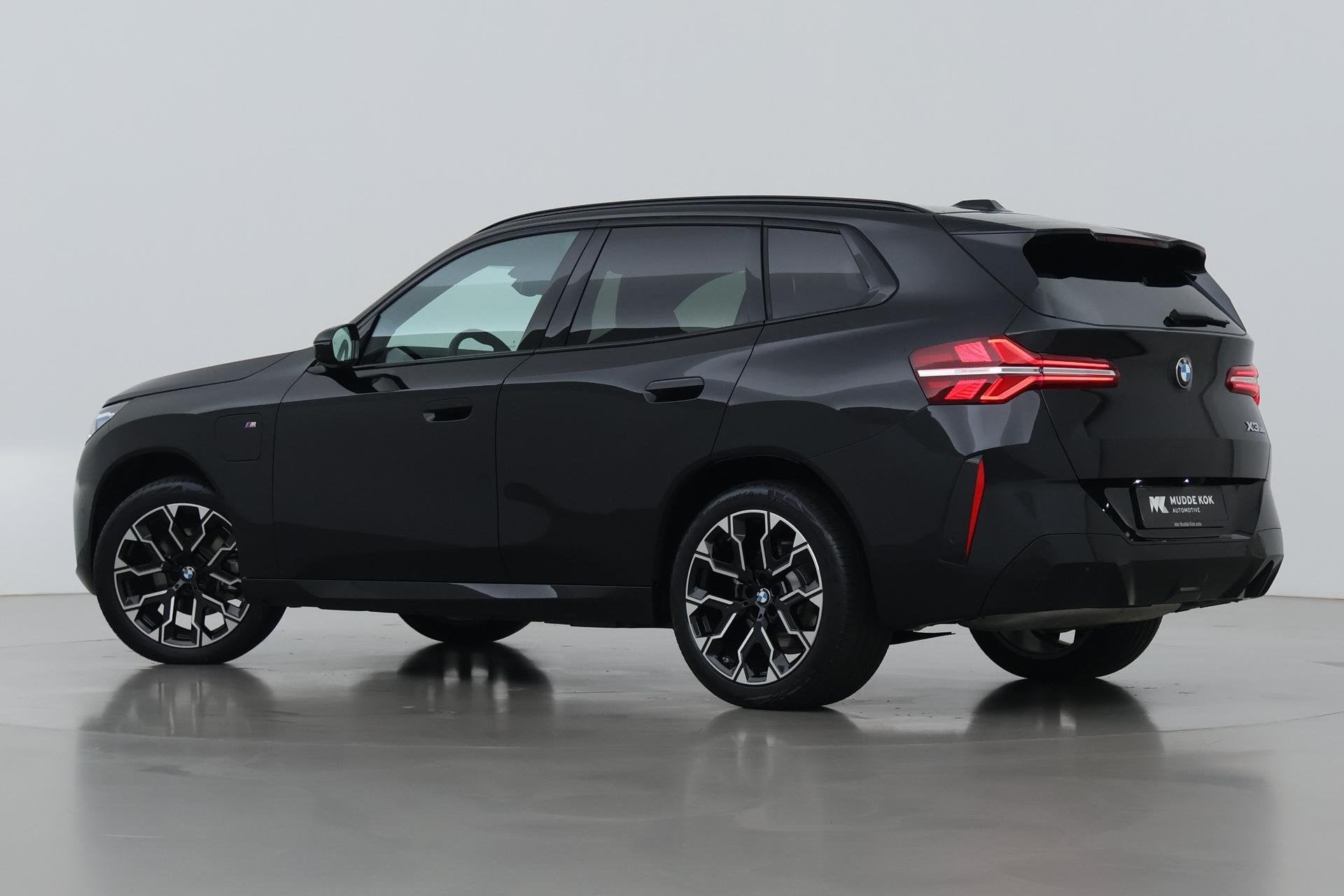 Foto 2 van BMW X3 30e xDrive | M Sport | Trekhaak | Panoramadak | Harma
