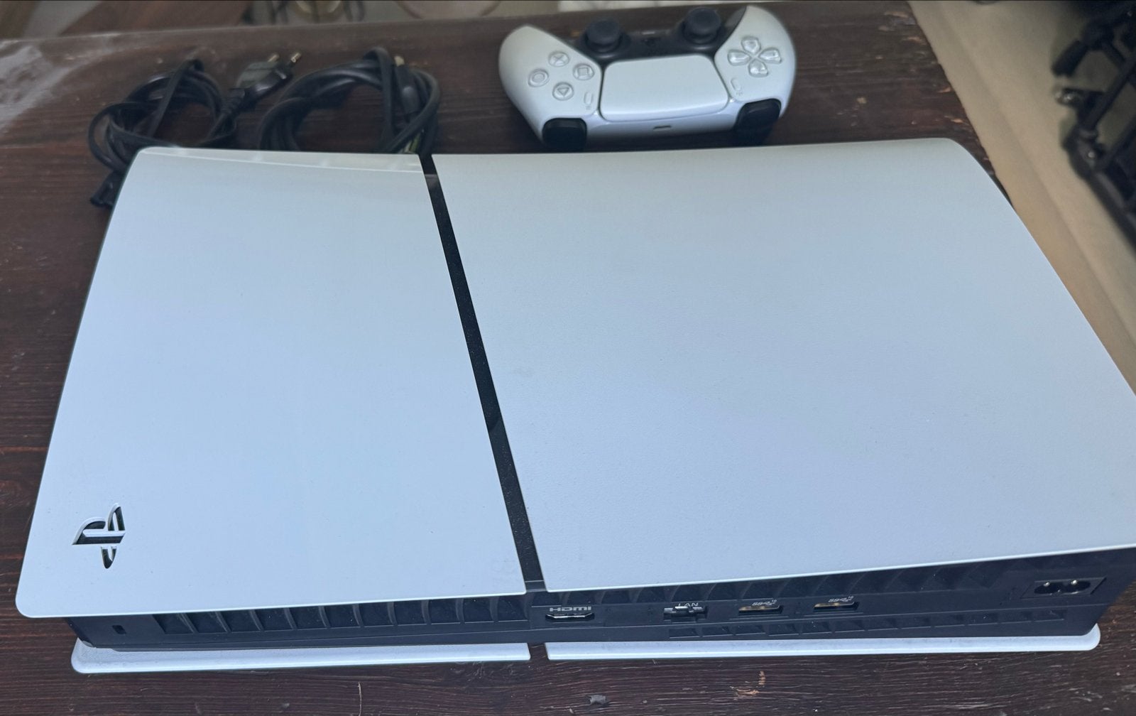 Foto 4 van Sony PlayStation 5 Slim Digital Edition met Controller