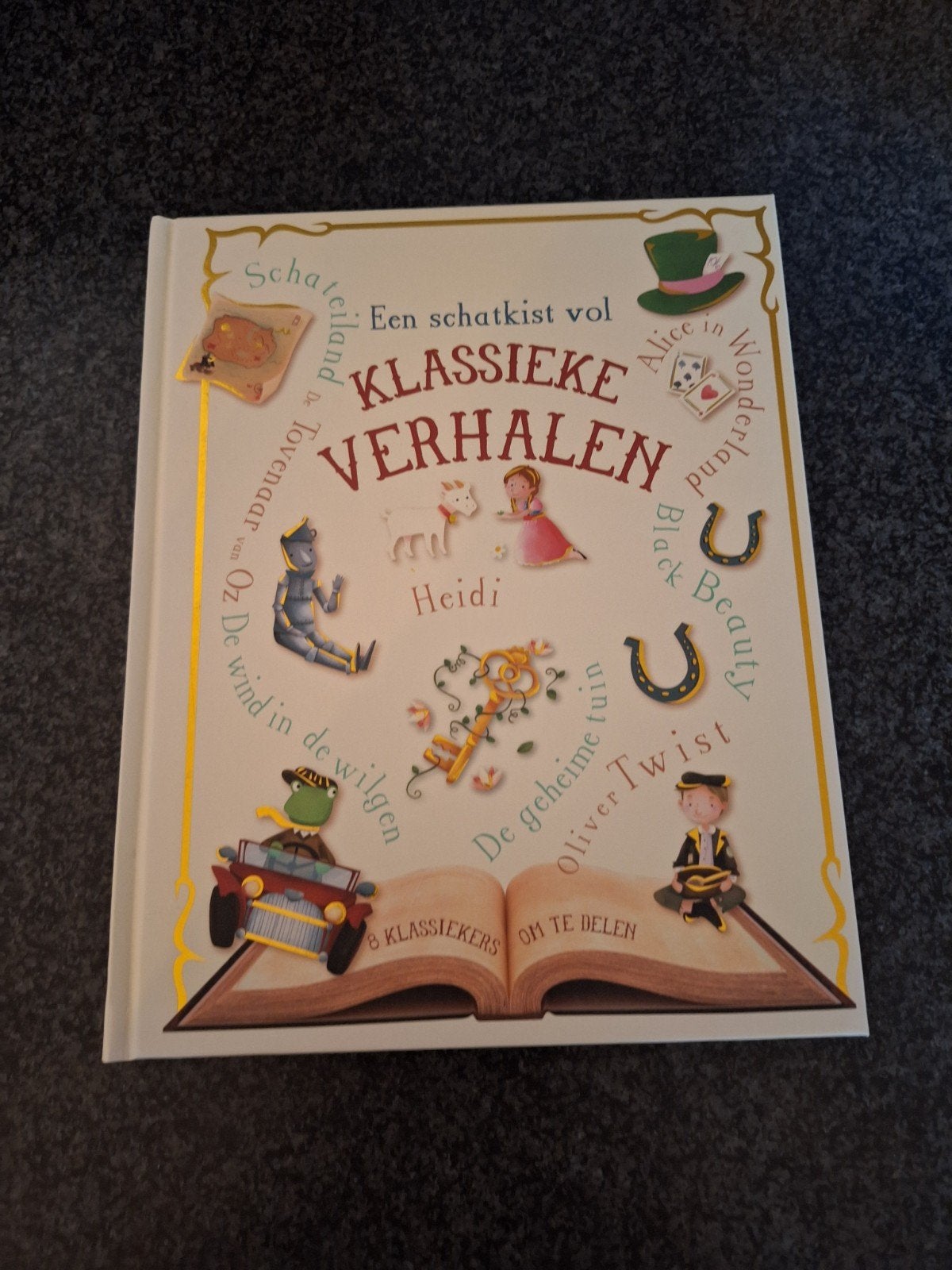 Een schatkist vol klassieke verhalen - 8 klassiekers, Boeken, Ophalen of Verzenden, Zo goed als nieuw, Diverse auteurs, Fictie algemeen