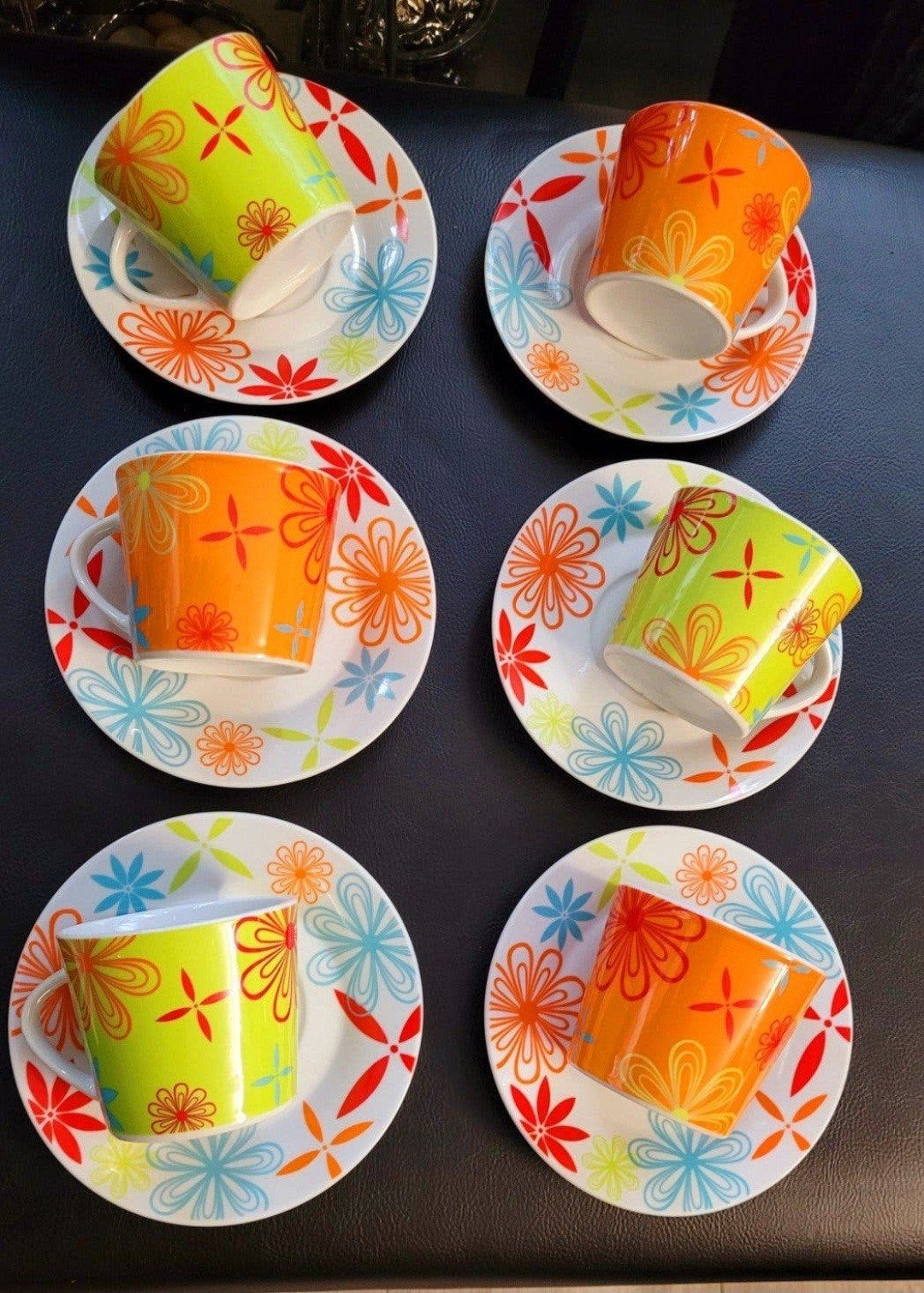 Set van 6 vrolijke kopjes en schotels met bloemmotief, Ophalen of Verzenden, Nieuw